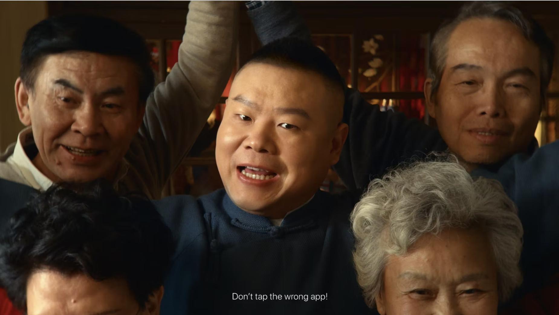 Apple Chinaは、コメディアンのYue Yun Peng主演の新しいプライバシーキャンペーンを開始します
