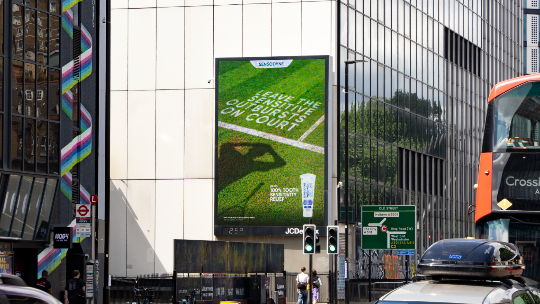 Sensodyne tennis-themed outdoor advertising campaign