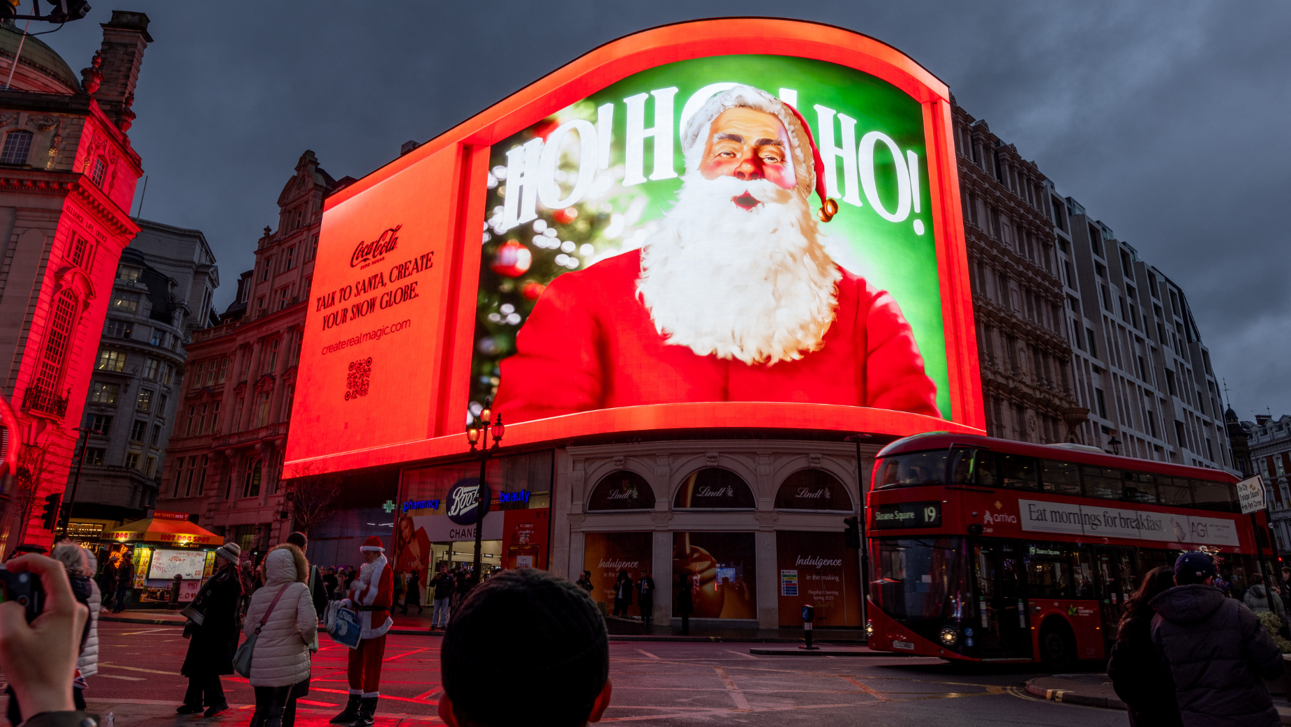 Coca-Cola Presents Virtual Snow Globes in Immersive AI DOOH