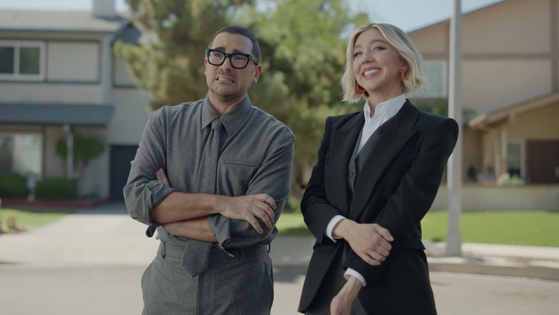 Dan Levy and Heidi Gardner Spotlight the Ease of Using in