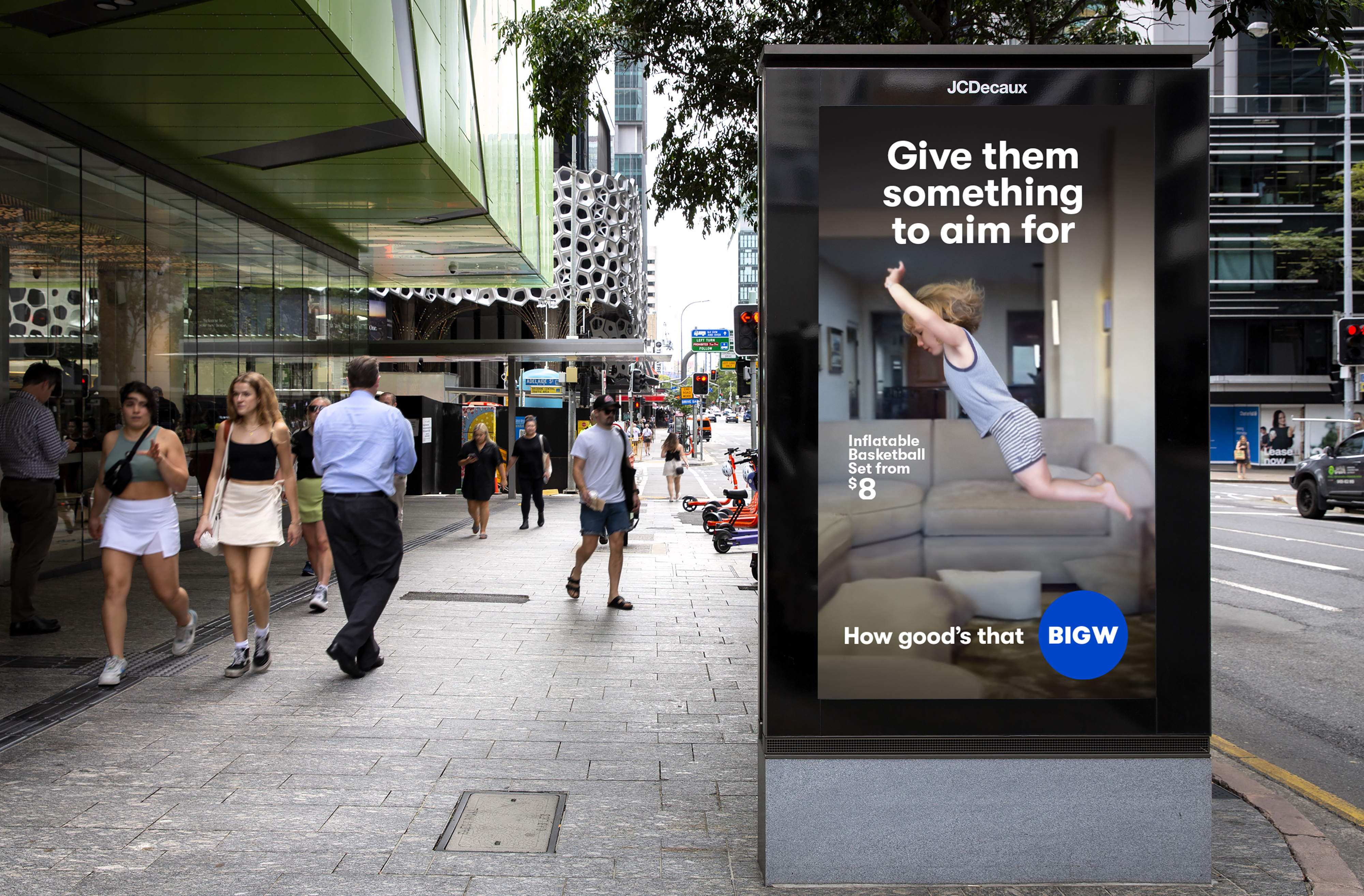 Campaña publicitaria con visual de baloncesto
