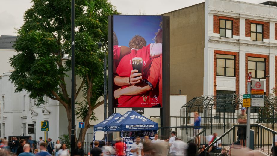 Campaña OOH LoVely de Guinness con su icónica arpa